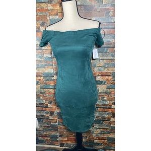 BNWT Windsor green mini off the shoulder dress